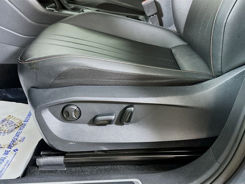 Used 2024 Volkswagen Tiguan Wolfsburg Edition image 18