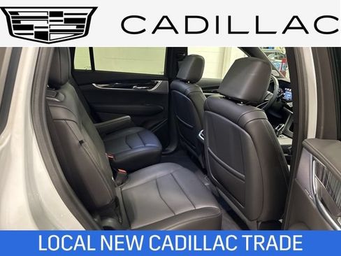 Used 2025 Cadillac XT6 Premium Luxury w/ Technology Package AWD/4WD image 38