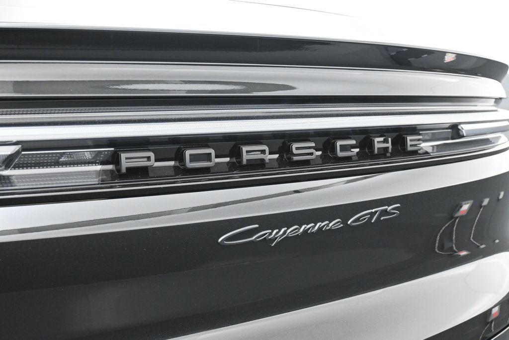 Certified 2025 Porsche Cayenne GTS AWD/4WD image 14
