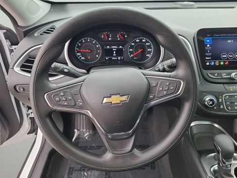Used 2025 Chevrolet Malibu LT image 27