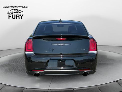 Used 2023 Chrysler 300 C RWD image 4
