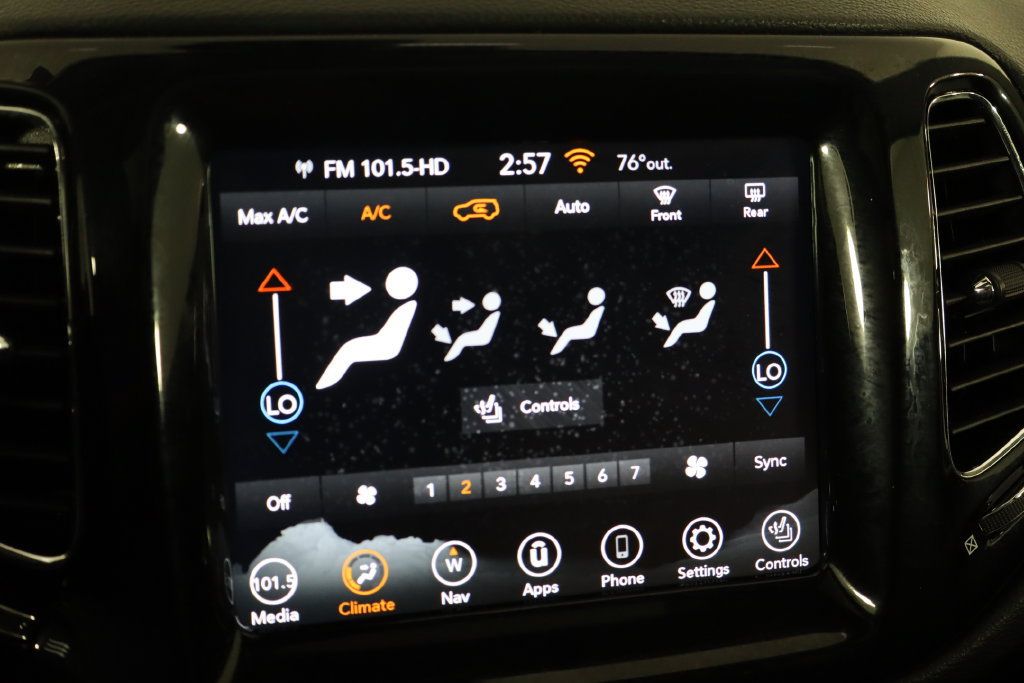 Used 2021 Jeep Compass Limited w/ Sun and Sound Group AWD/4WD image 34