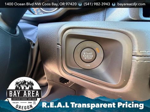 Used 2025 Jeep Gladiator Sport AWD/4WD image 21