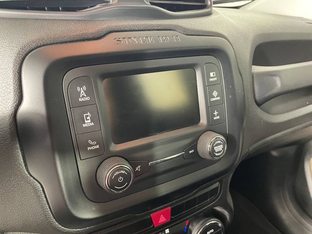 Used 2015 Jeep Renegade Latitude w/ Popular Equipment Group AWD/4WD image 7