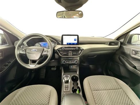 Used 2022 Ford Escape SE image 3