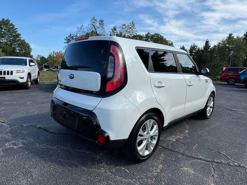 Used 2016 Kia Soul + image 8