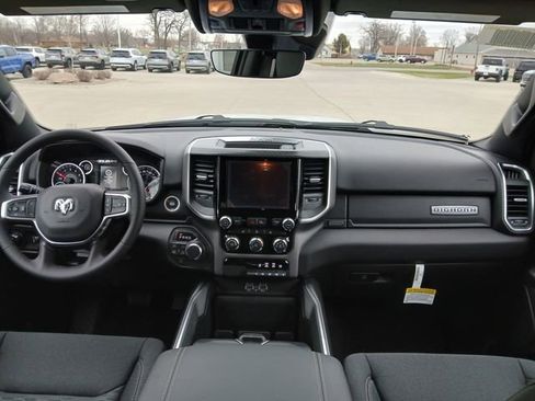 New 2026 RAM 1500 4x4 Crew Cab image 29