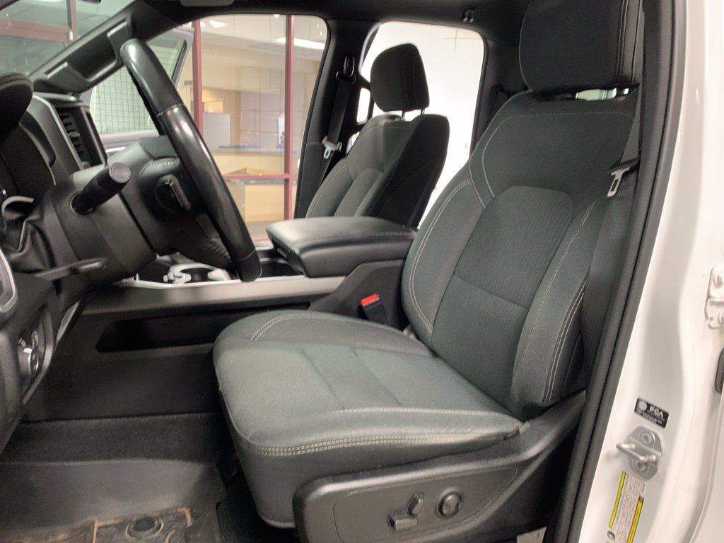 Used 2022 RAM 1500 Big Horn AWD/4WD image 9