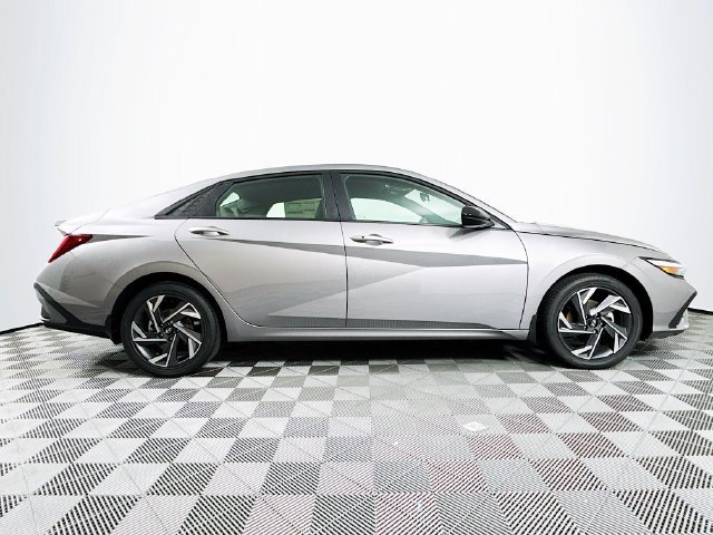 New 2025 Hyundai Elantra SEL FWD image 7