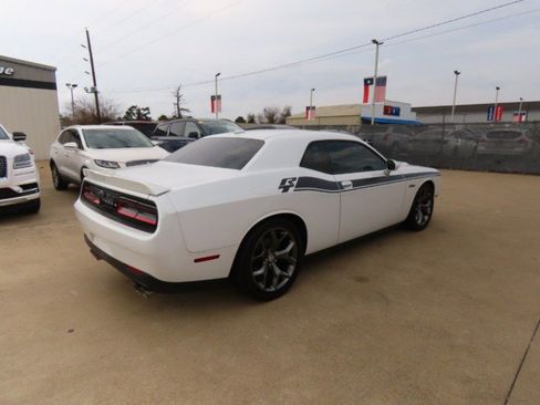Used 2016 Dodge Challenger R/T Plus image 9