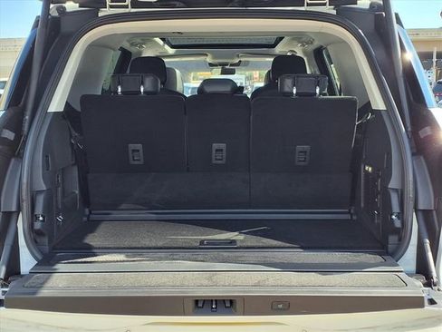 New 2025 Lincoln Navigator Reserve AWD/4WD image 16