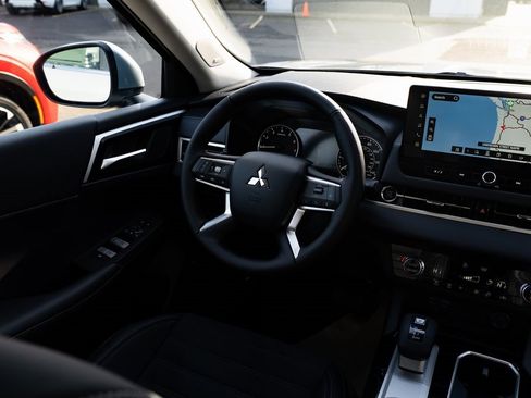 New 2026 Mitsubishi Outlander Trail Edition image 9