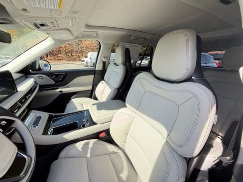 New 2026 Lincoln Aviator Reserve w/ Luxury Package image 13