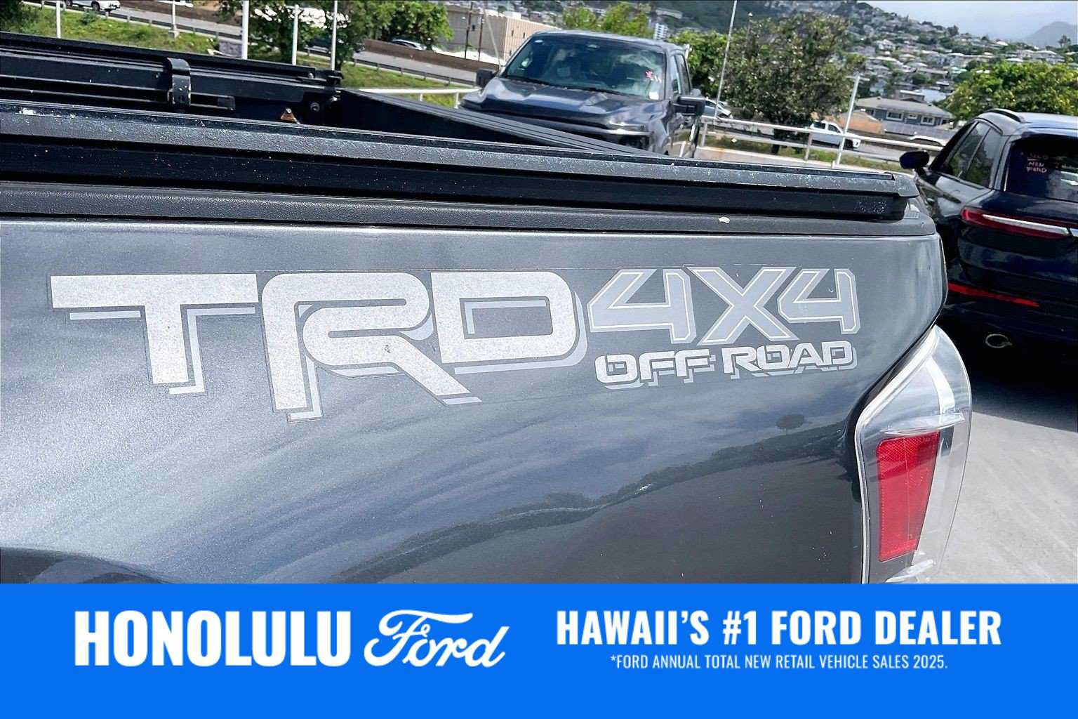 Used 2020 Toyota Tacoma TRD Off-Road AWD/4WD image 7