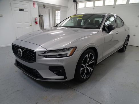 Used 2024 Volvo S60 B5 Plus AWD/4WD image 18