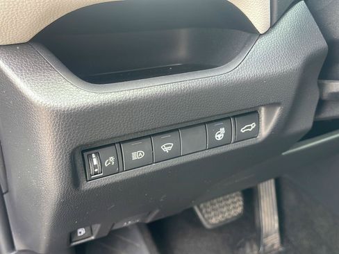 Used 2021 Toyota RAV4 XLE Premium AWD/4WD image 16