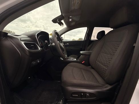 Used 2020 Chevrolet Equinox LT image 25