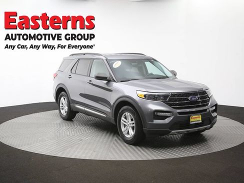 Used 2023 Ford Explorer XLT w/ Equipment Group 202A AWD/4WD image 49