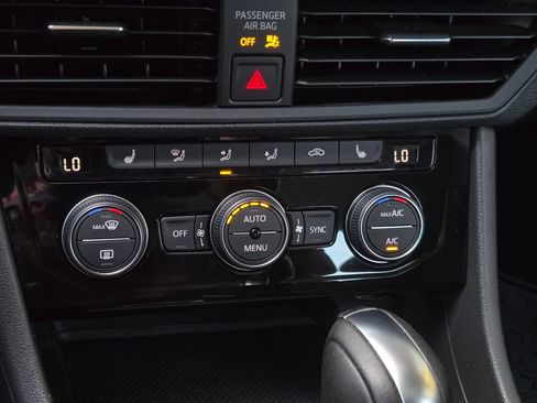 Used 2019 Volkswagen Jetta SE FWD image 21