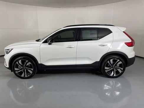 New 2025 Volvo XC40 B5 Plus w/ Protection Package Premier image 5