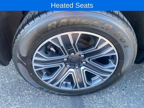 Used 2024 Jeep Wagoneer Series II w/ Flexible Seating Group RWD image 11