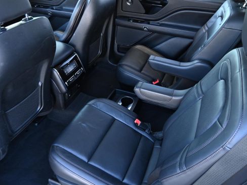 Used 2022 Lincoln Aviator Reserve w/ Elements Package Plus image 10