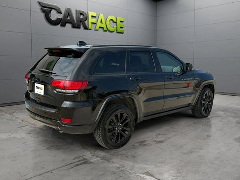 Used 2019 Jeep Grand Cherokee Altitude AWD/4WD image 12