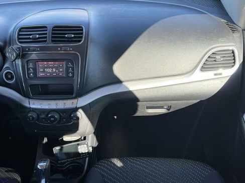 Used 2015 Dodge Journey American Value Package w/ Flexible Seating Group image 19