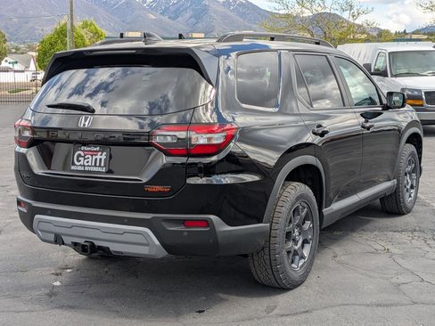 New 2025 Honda Pilot TrailSport image 3