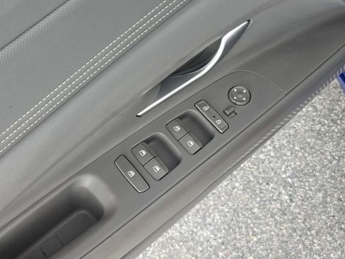 Used 2023 Hyundai Elantra SEL w/ Convenience Package FWD image 28