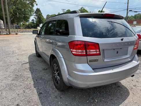 Used 2017 Dodge Journey SE w/ Flexible Seating Group FWD image 10
