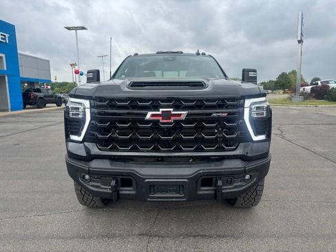 Used 2024 Chevrolet Silverado 2500 ZR2 w/ ZR2 Bison Edition AWD/4WD image 2