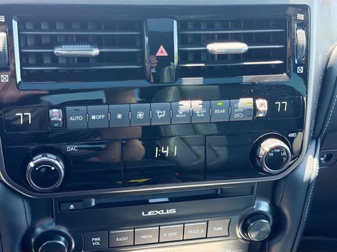 Used 2022 Lexus GX 460 w/ Black Line Special Edition AWD/4WD image 34