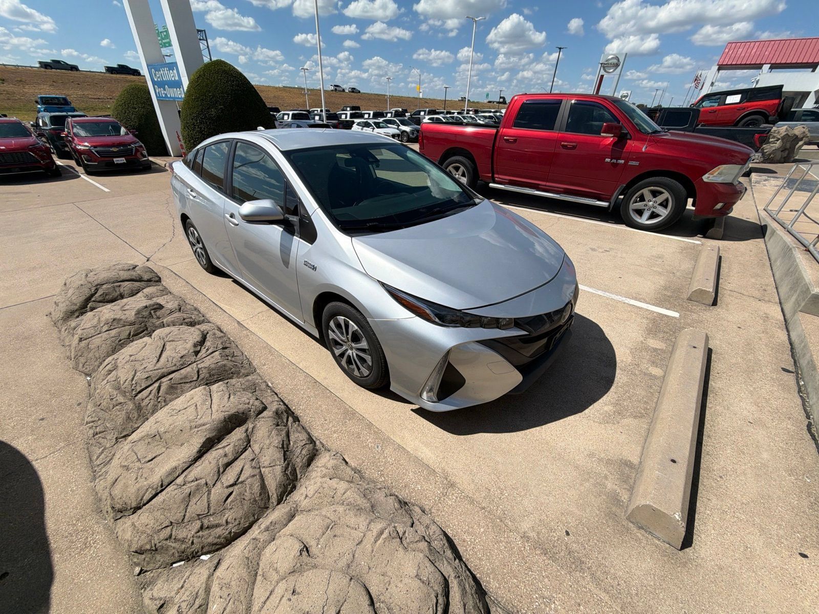 Used 2021 Toyota Prius Prime LE FWD image 8