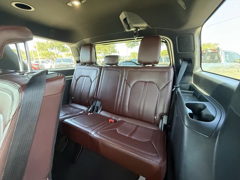 Used 2024 Ford Expedition Limited image 32