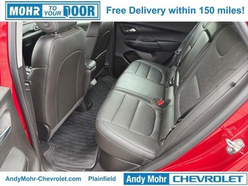 Used 2023 Chevrolet Bolt LT w/ Infotainment Package FWD image 31