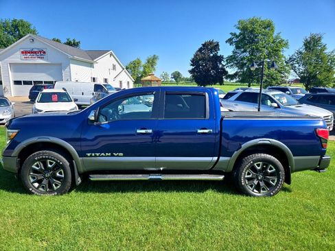 Used 2020 Nissan Titan Platinum Reserve image 2