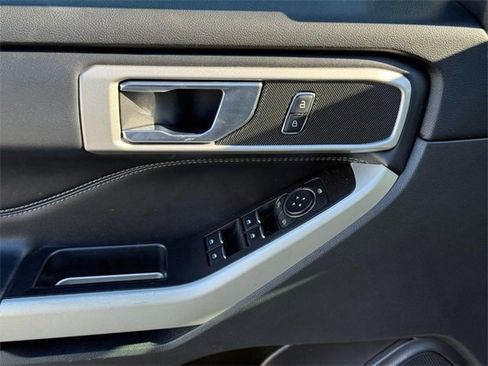 Used 2020 Ford Explorer XLT w/ Equipment Group 202A image 14