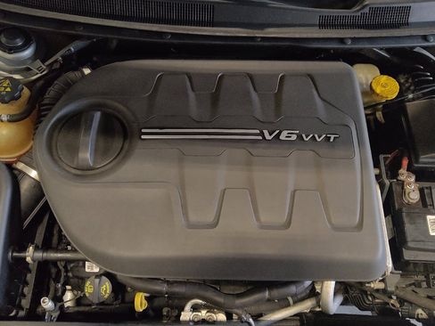 Used 2015 Chrysler 200 C w/ Navigation & Sound Group I image 30