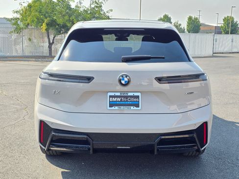 Used 2026 BMW iX xDrive60 AWD/4WD image 5