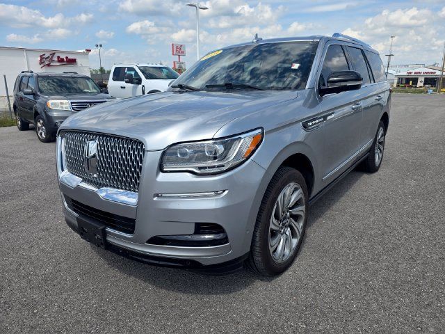 Used 2023 Lincoln Navigator Reserve AWD/4WD image 7