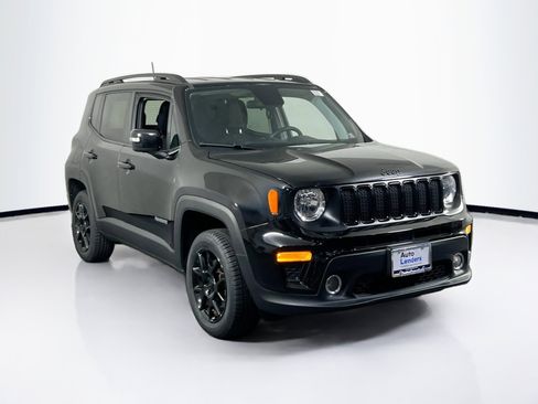 Used 2019 Jeep Renegade Altitude w/ Quick Order Package 2XM image 3