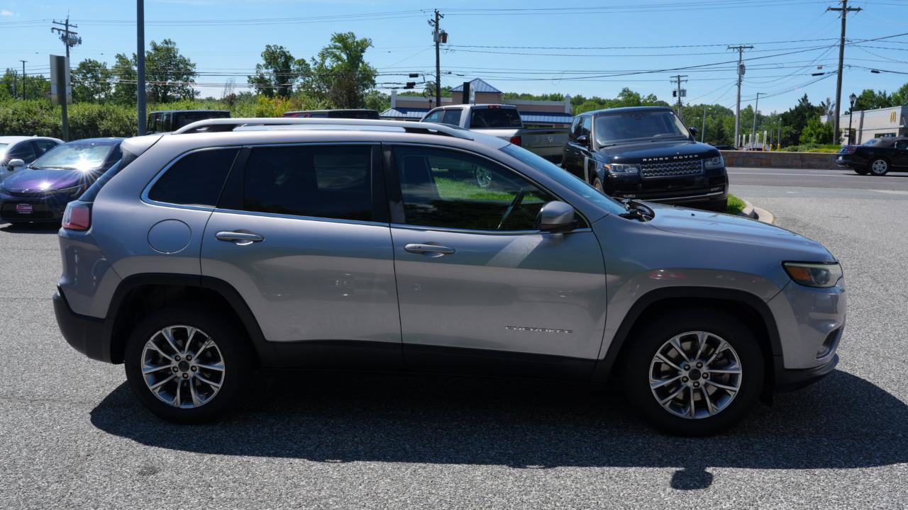 Used 2019 Jeep Cherokee Latitude Plus FWD image 4