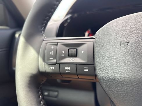 New 2026 Nissan Pathfinder SL FWD image 10