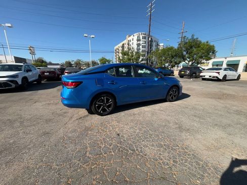 Used 2025 Nissan Sentra SV FWD image 14