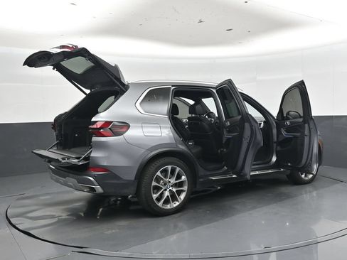 Used 2025 BMW X5 xDrive40i AWD/4WD image 49