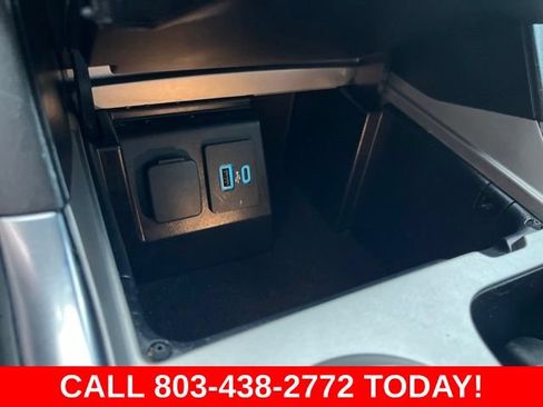 Used 2022 Ford Explorer XLT w/ Equipment Group 202A RWD image 25