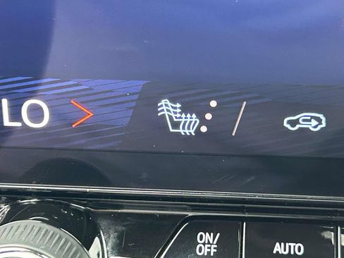 Used 2024 Chevrolet Blazer EV LT AWD/4WD image 30