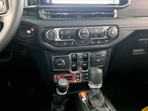 New 2026 Jeep Wrangler Unlimited Rubicon image 7