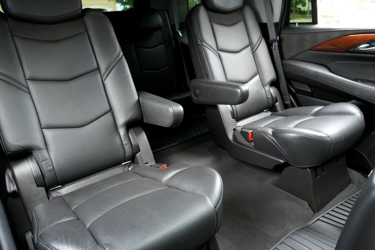 Used 2019 Cadillac Escalade Premium Luxury AWD/4WD image 11